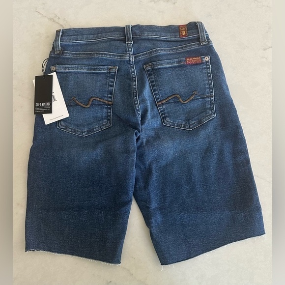 7 For All Mankind Denim Jean Shorts in Soft Vintage Relaxed Fit Bermuda - Picture 3 of 8